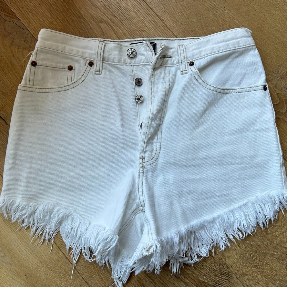 Abercrombie High Rise 4" White Shorts Size 25/0